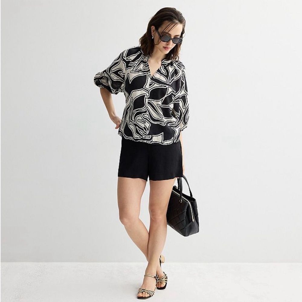 Nine West Black and White Abstract Blouse